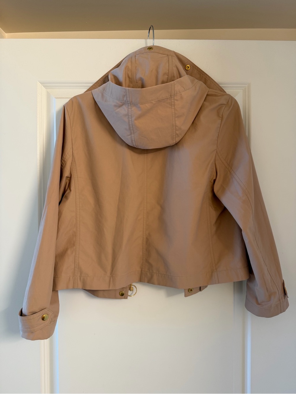 Akris Punto Tan Short Utility Jacket with Gold Hardware - Picture 4 of 5